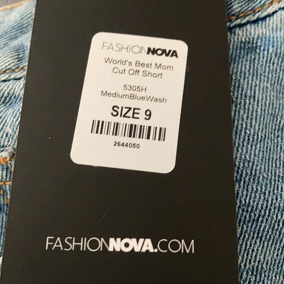 Fashion Nova Mom Cut Off Shorts - Picture 4 of 4